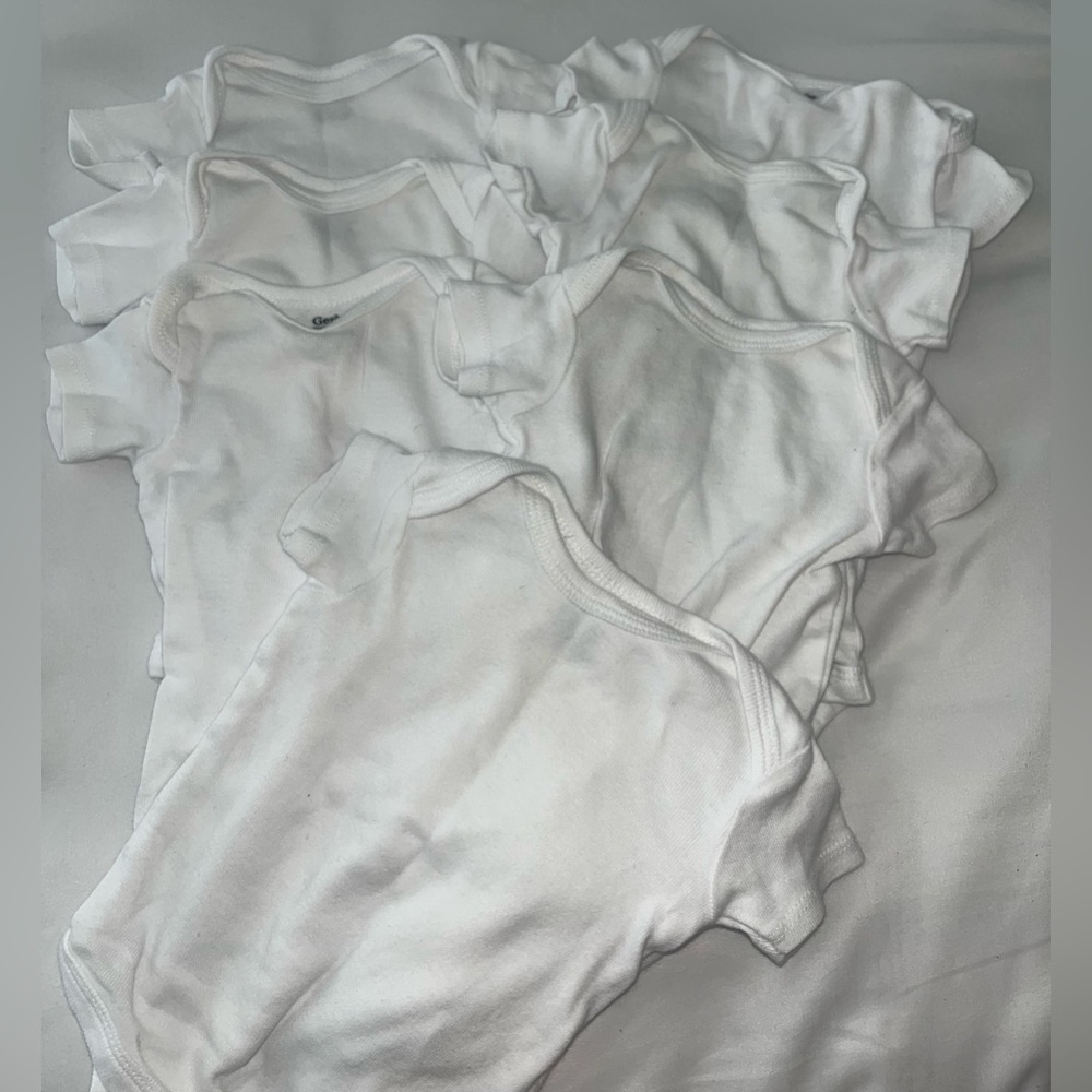 Gerber newborn bodysuits 7 pack